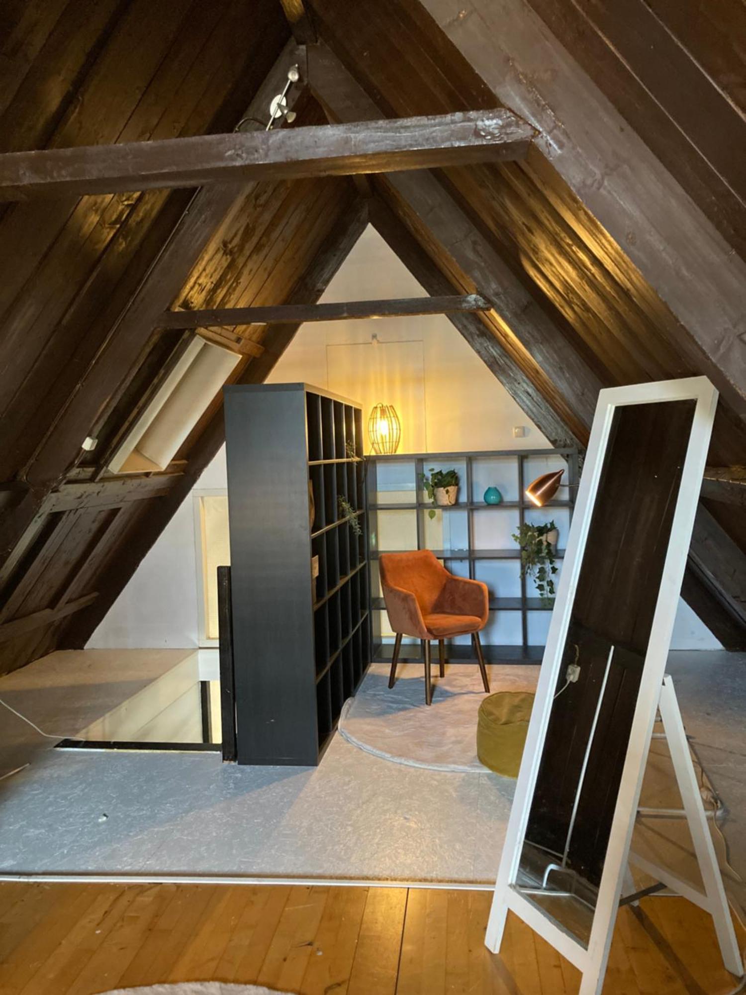 Elegant Appartement In Pakhuis Friesland Centrum Leeuwarden Quarto foto